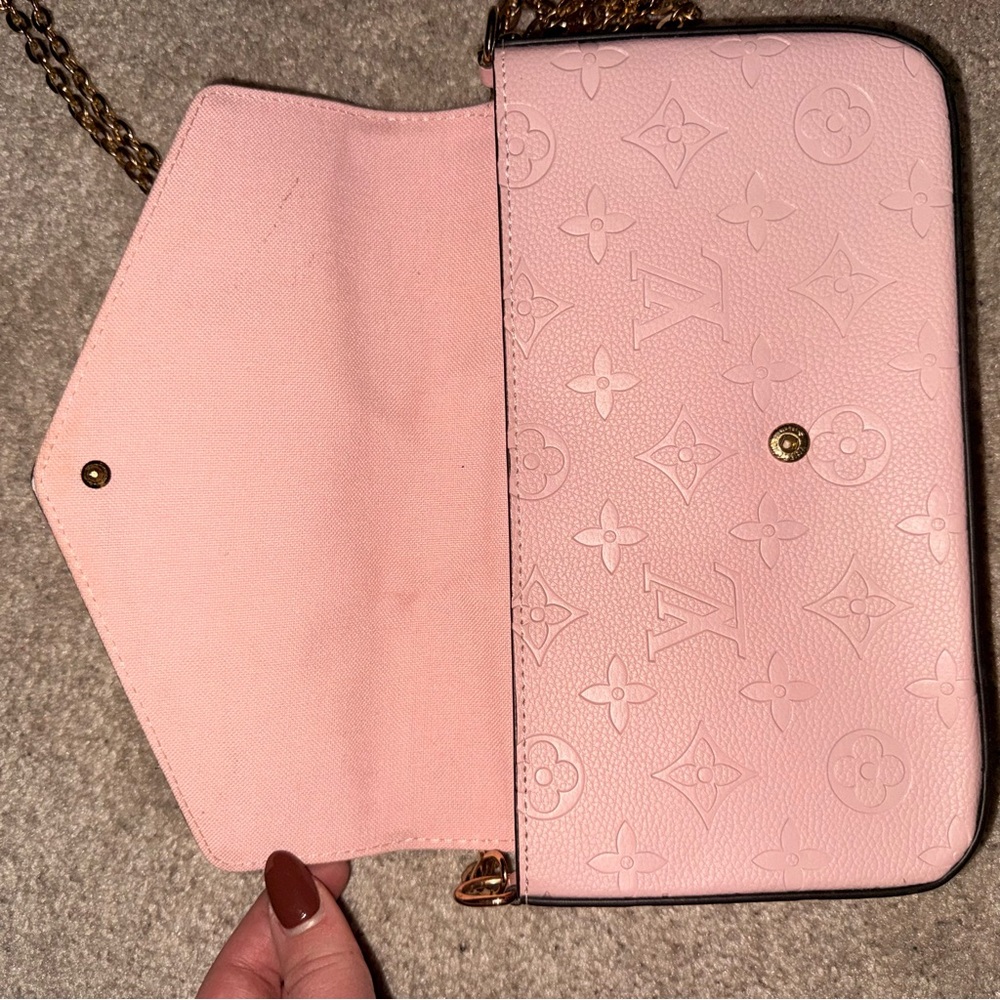 Pink Crossbody Bag with Gold Chain - Picture 5 of 7